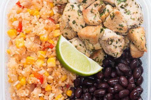 This Cilantro Lime Chicken &amp; Veggie Rice Meal Prep Will Keep You On Track All Week