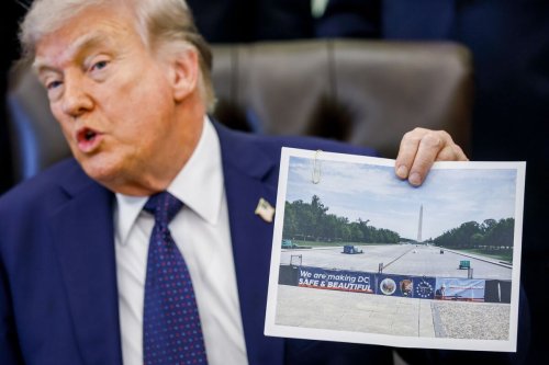 Trump Plans Swim Coating for Lincoln Memorial Reflecting Pool