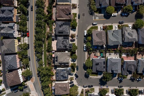 US Mortgage Rates Slide Sharply, Reinvigorating Housing Demand