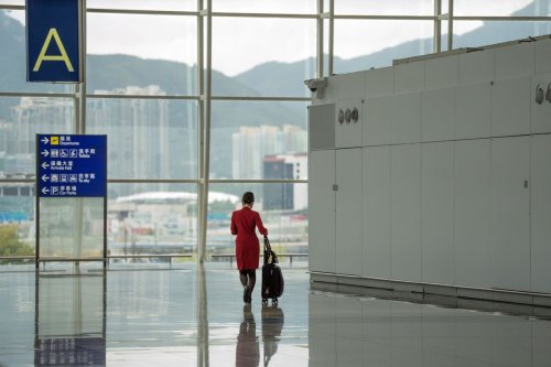 Hong Kong Allows Airline Crews to Leave Hotels on Overseas Trips