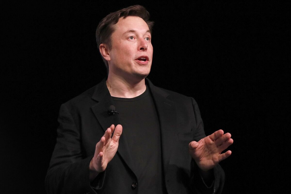 Twitter’s Job Cuts Begin; Musk Decries ‘Massive’ Sales Drop