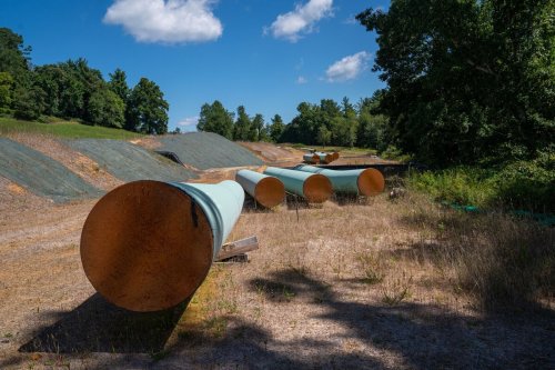 Manchin Gets Mountain Valley Pipeline Deal Into Debt Bill