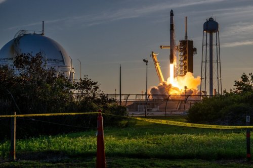 SpaceX Sends Crew to Space Ahead of Stuck Astronauts’ Return