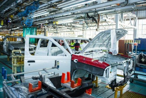 Nissan Plans to Close Factories in Japan, Mexico, Yomiuri Says