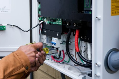 Americans Are Rushing to Get Off the Grid