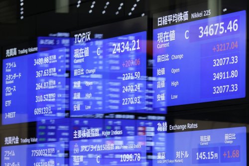 US Stock Futures Rise as New Tariffs Seen Targeted: Markets Wrap