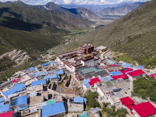 Tibet’s 920 Virus-Free Days End With Four New Covid Cases