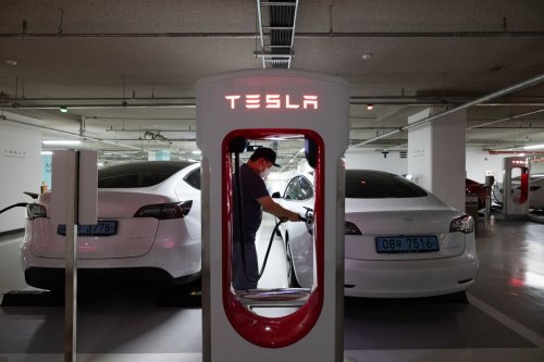 Tesla Set for $3 Billion Boost From Ford, GM Charger Deals