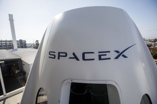 SpaceX Employees Offer to Sell Shares at $125 Billion Valuation