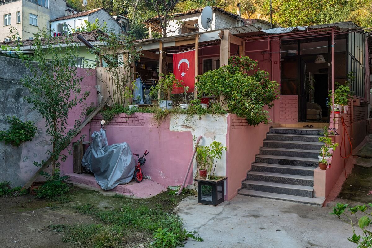 Istanbul’s Gecekondu Homes Reveal the Building Blocks of a Megalopolis