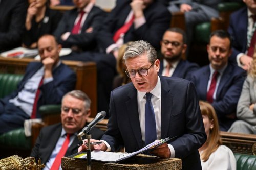 Starmer Cuts UK Welfare by £5 Billion, Risking Labour Rebellion
