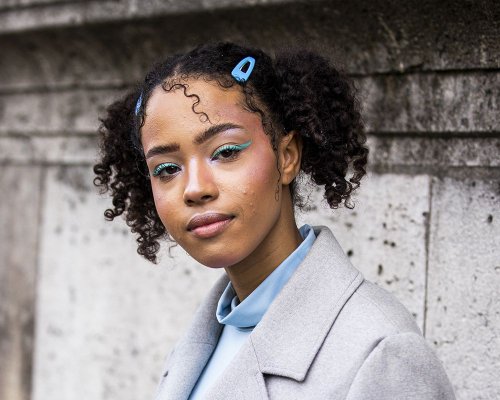 13 Blue Eyeliner Looks That Pack a Chic, Colorful Punch