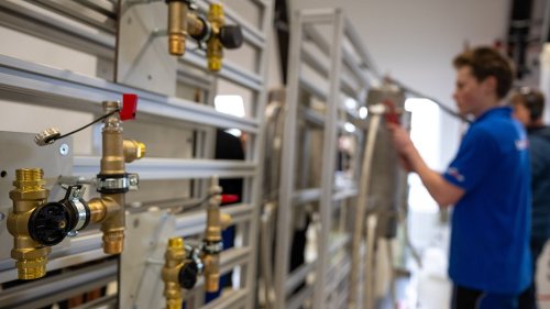 Arbeitssenatorin Kiziltepe droht Berliner Betrieben mit Azubi-Abgabe