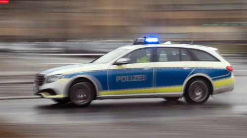 Autotür unachtsam geöffnet! Radfahrer schwer verletzt in Klinik