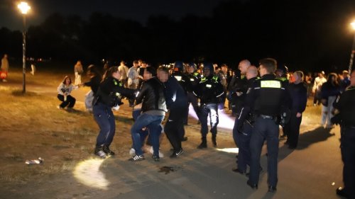 Volkspark Friedrichshain erneut von der Polizei geräumt