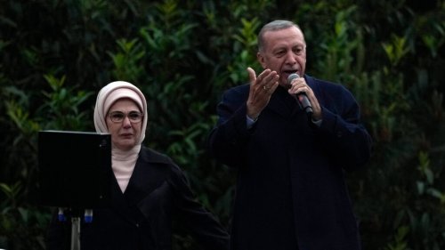 Erdogan gewinnt Wahl in Türkei – Autokorso in Berlin