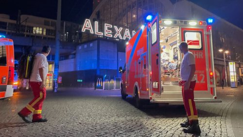 Blaulicht, Blut, Bierlachen – so gefährlich ist der Alexanderplatz - B.Z. – Die Stimme Berlins