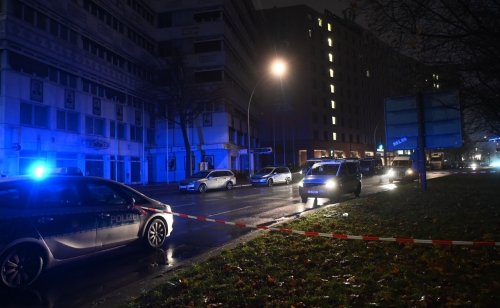 Berlin: Mann schießt auf seine Ex und flüchtet