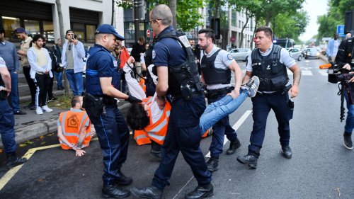 Pariser Polizei löst Klima-Protest in 20 Minuten auf