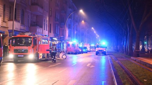 Feuer-Drama in Friedrichshain: Mann springt aus Fenster - B.Z. – Die Stimme Berlins