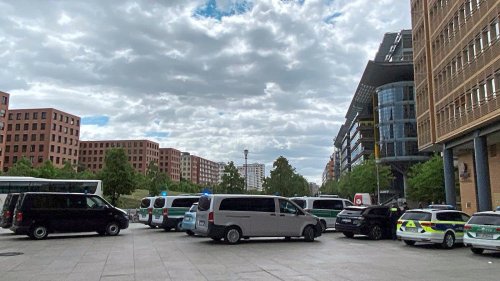 Zoll-Razzia in den Potsdamer-Platz-Arkaden!