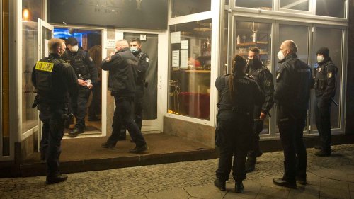 Polizei kontrolliert Shisha-Bars – Corona-positive Person bediente Gäste