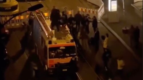 So verabschieden Feuerwehrmänner einen Kollegen