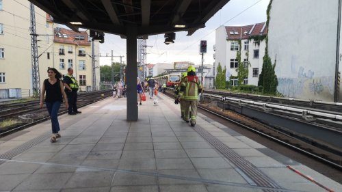 Züge evakuiert – Großeinsatz am Bahnhof Friedrichstraße