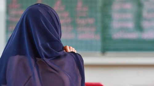 Berlin darf Lehrerinnen Kopftuch nicht pauschal verbieten