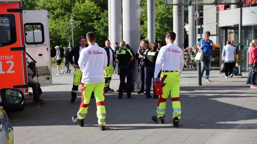 Prügelei im Linden-Center endet mit Pfefferspray – und 14 Verletzten!