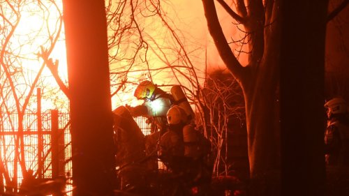 Brand auf Hinterhof am Bethaniendamm in Kreuzberg