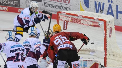 Eisbären siegen im Spitzenspiel in Bremerhaven