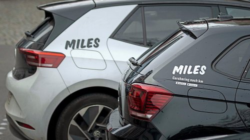 Carsharing-Autos parken in Berlin halb so teuer wie Privatfahrzeuge