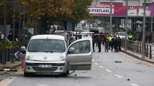 Terrorist sprengt sich an türkischem Innenministerium in die Luft