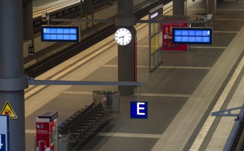 Streik im Fernverkehr: Deutsche Bahn lässt alle Züge stehen