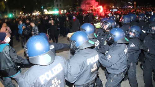 Bereitschaftspolizei: Ohne diese Beamten wäre Berlin nur halb so sicher!