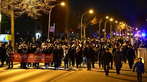 Reizgas-Einsatz – Corona-Demo in Cottbus von Polizei aufgelöst