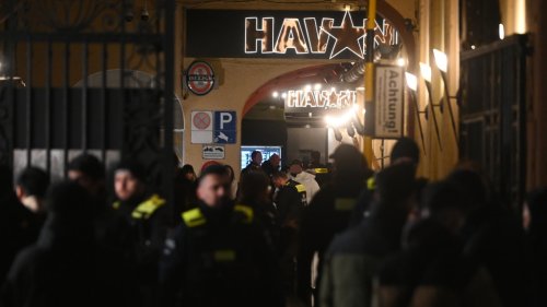 Polizei stürmt Club in Schöneberg – Razzia!