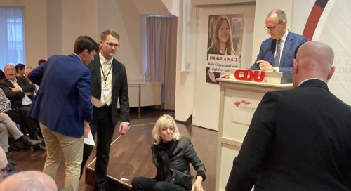 CDU-Chef Merz nimmt Klima-Kleber auf die Schippe