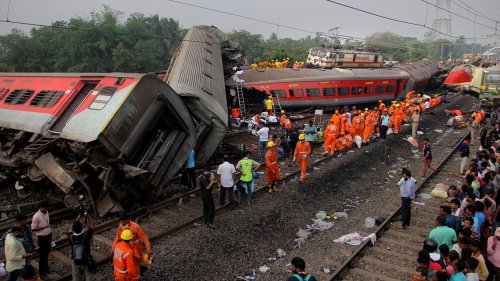 Mindestens 230 Tote bei Zugunglück in Indien