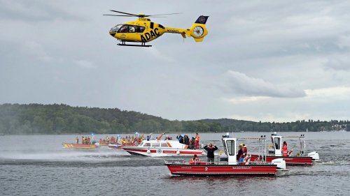 Retter proben Ernstfall auf dem Wannsee
