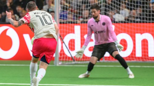 Max Kruse fordert Weltmeister Poldi zum Titelkampf