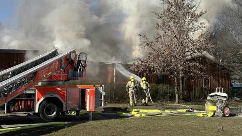Brand in Unterkunft in Wittenau – Feuerwehr im Großeinsatz
