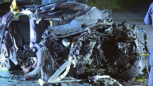 Fahrzeug bei Horror-Unfall zerfetzt – Fahrer tot!
