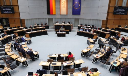 In Berlin gibt's ab sofort volles Gehalt für abgewählte Politiker