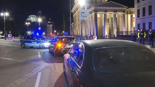 Uber-Fahrer (22) schleift Polizisten vor US-Botschaft mit