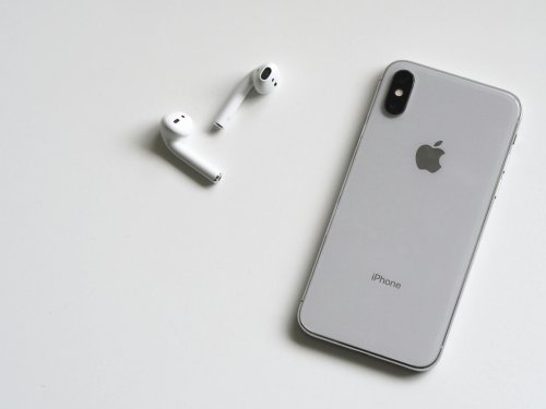Apple’s AI Revolution: Partnership with Anthropic Signals Major Shift in Development Strategy