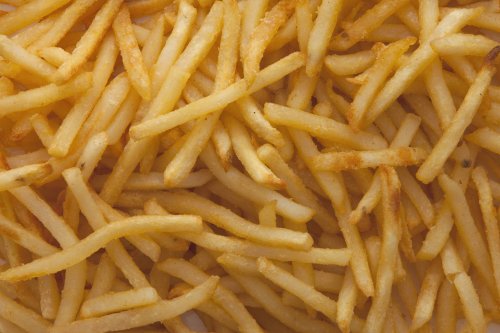 ¿Por qué las patatas fritas están "en peligro de extinción" en los restaurantes?