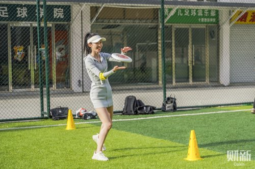 Gallery: Frisbees Fly Off the Shelf in China