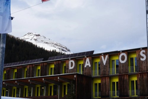 Gallery: Caixin’s Davos Luncheon Highlights AI